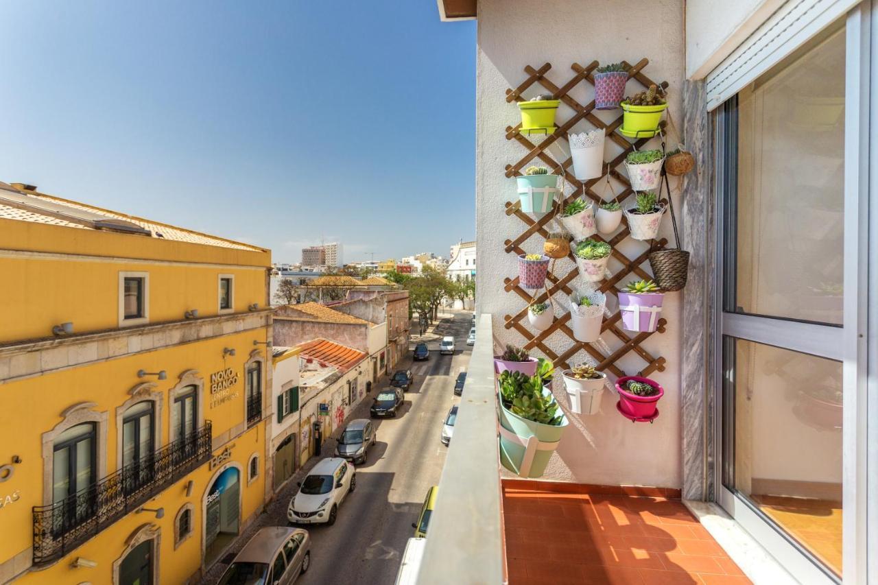 Magic Theatre Faro Center Apartment Bagian luar foto